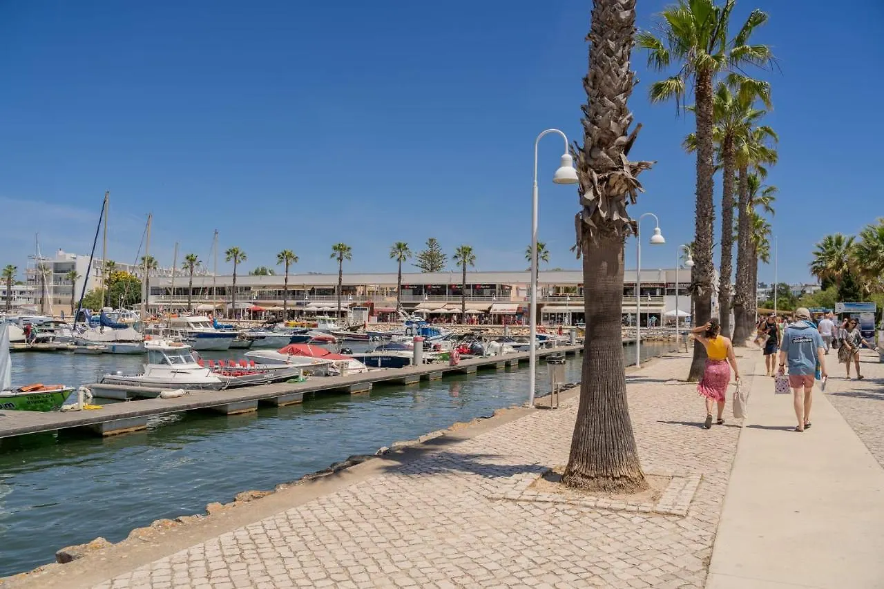 Marina Retreat - An Exquisite 2 Bedroom Apartment On The Lagos Marina