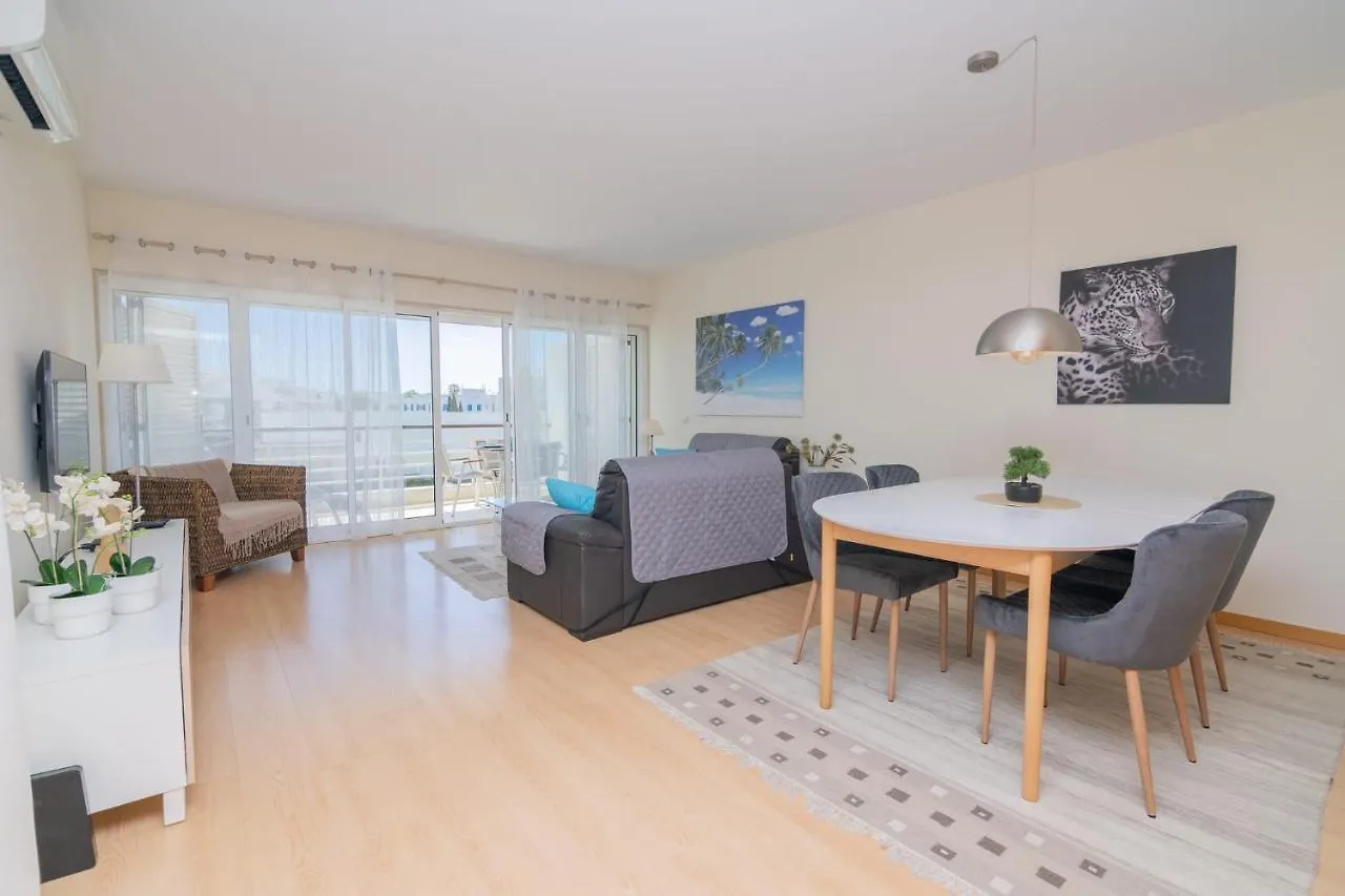 Marina Retreat - An Exquisite 2 Bedroom Apartment On The Lagos Marina
