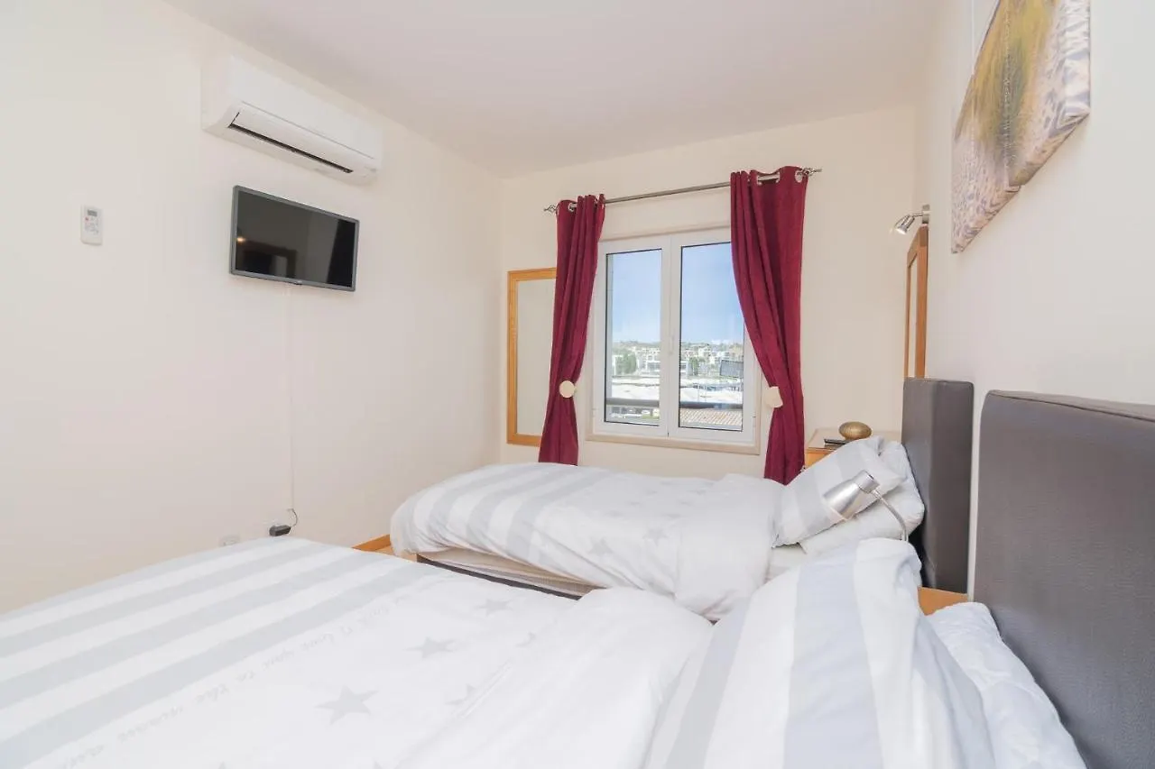 Marina Retreat - An Exquisite 2 Bedroom Apartment On The Lagos Marina