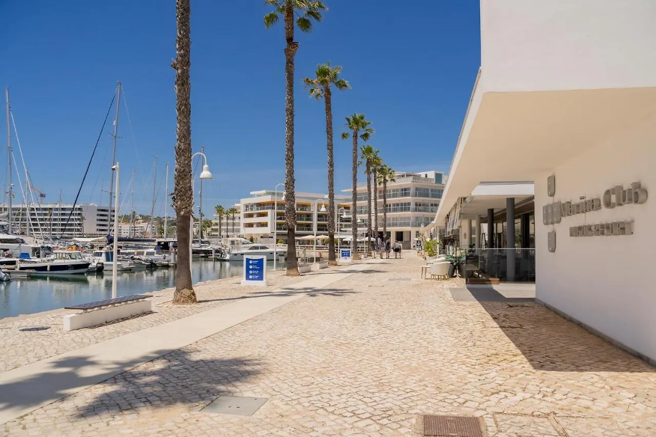 Marina Retreat - An Exquisite 2 Bedroom Apartment On The Lagos Marina