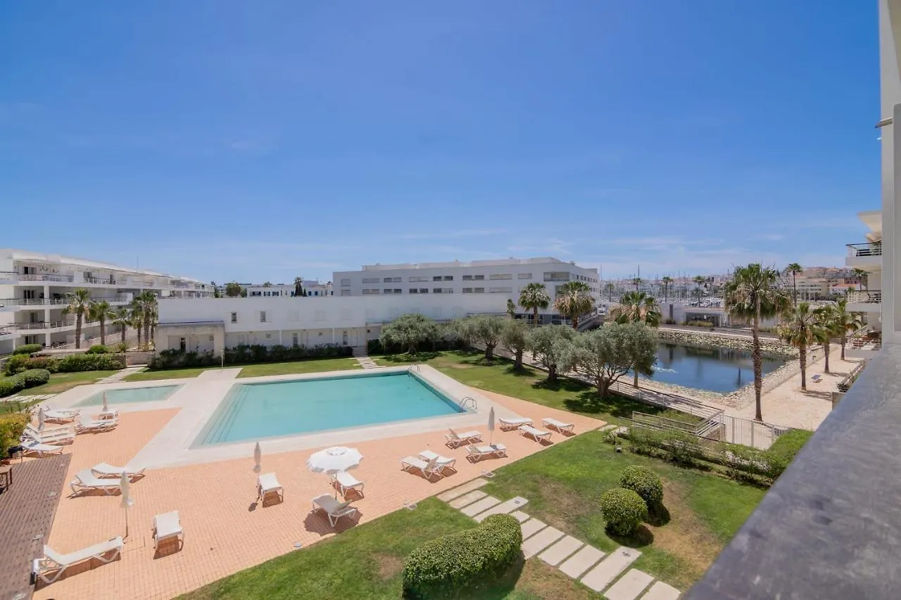 Marina Retreat - An Exquisite 2 Bedroom Apartment On The Lagos Marina