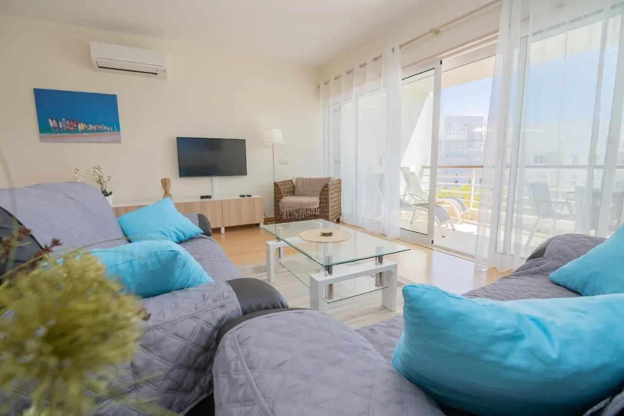 Marina Retreat - An Exquisite 2 Bedroom Apartment On The Lagos Marina Portugal