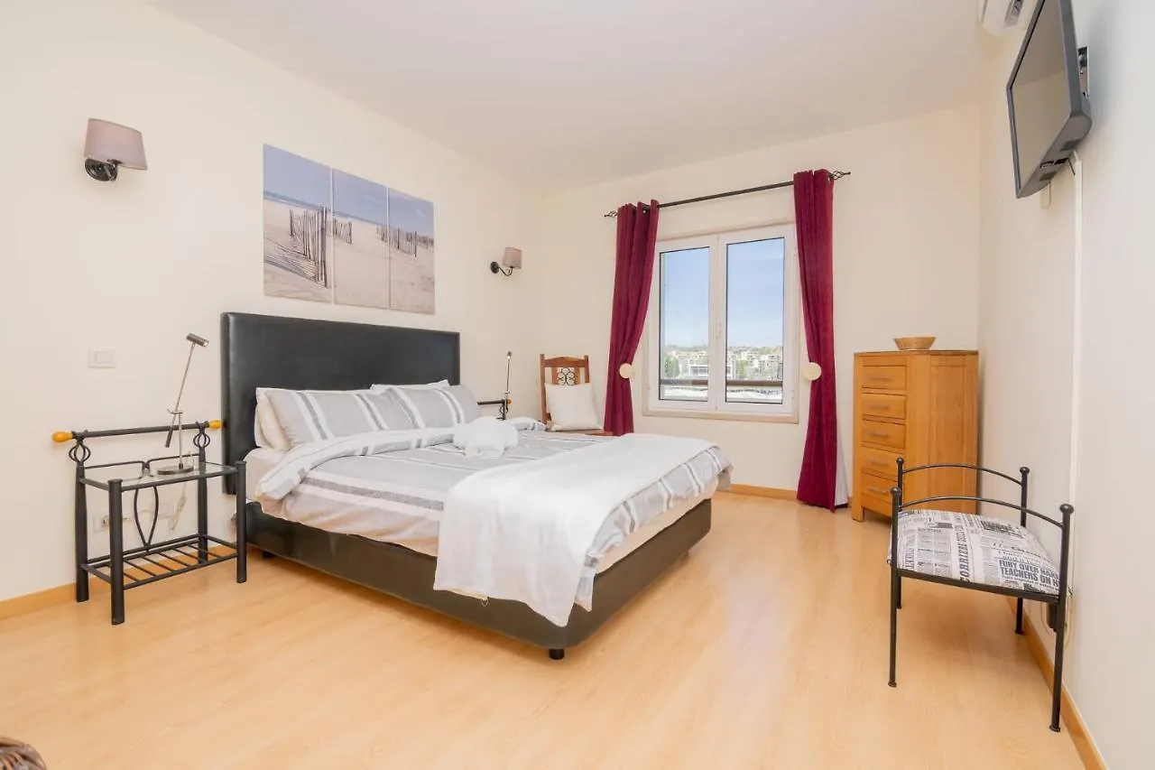 Marina Retreat - An Exquisite 2 Bedroom Apartment On The Lagos Marina 0*,