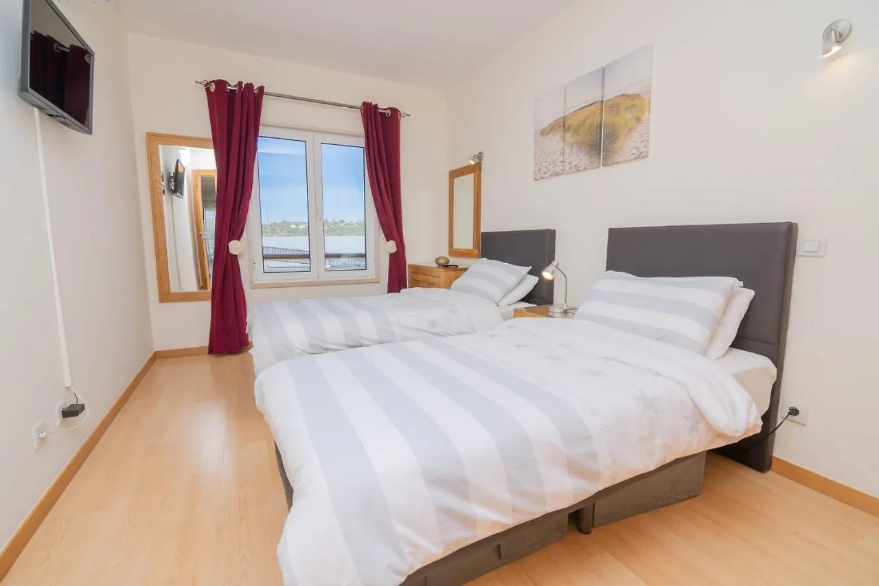 Marina Retreat - An Exquisite 2 Bedroom Apartment On The Lagos Marina