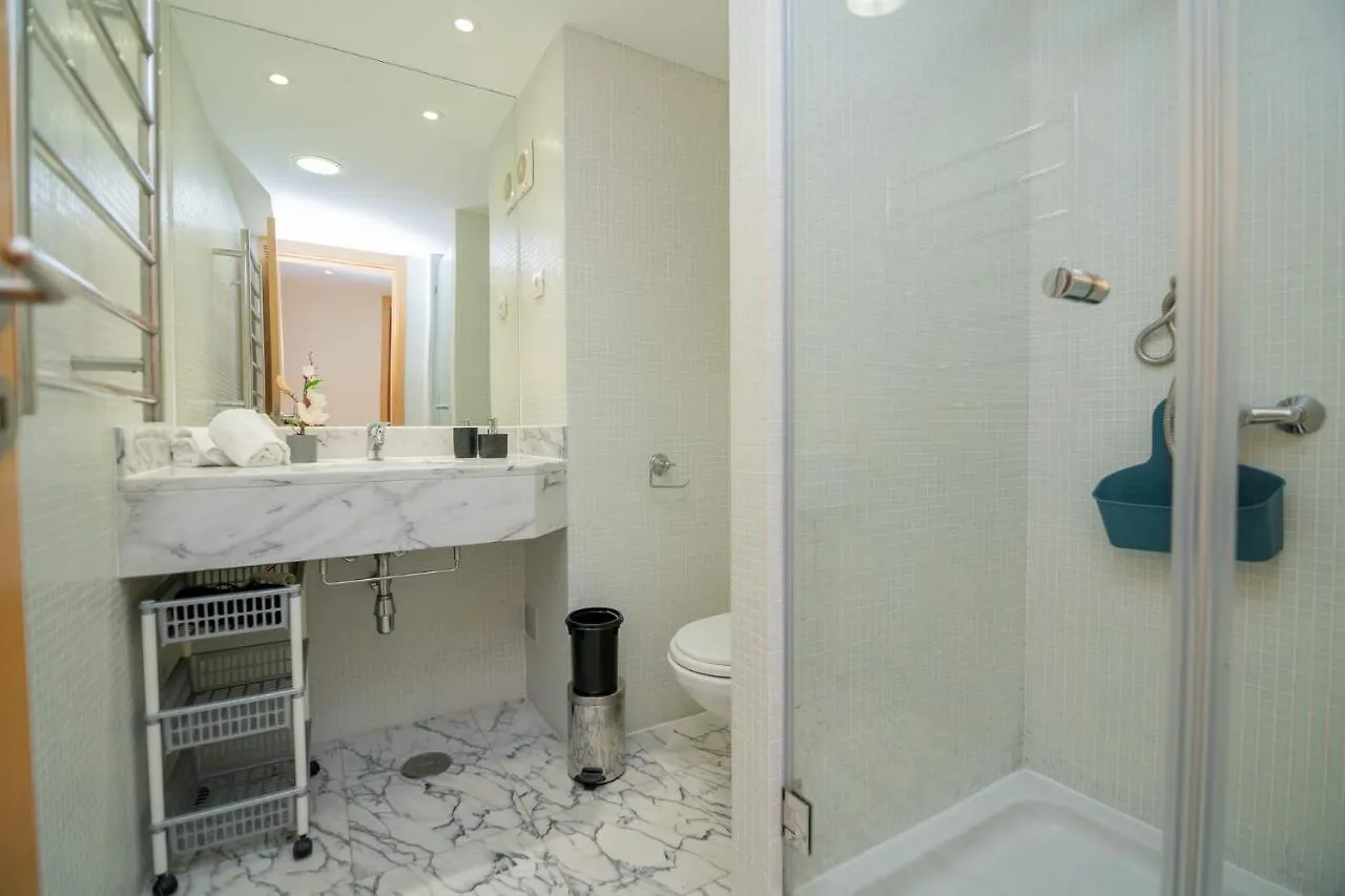 Marina Retreat - An Exquisite 2 Bedroom Apartment On The Lagos Marina Portugal