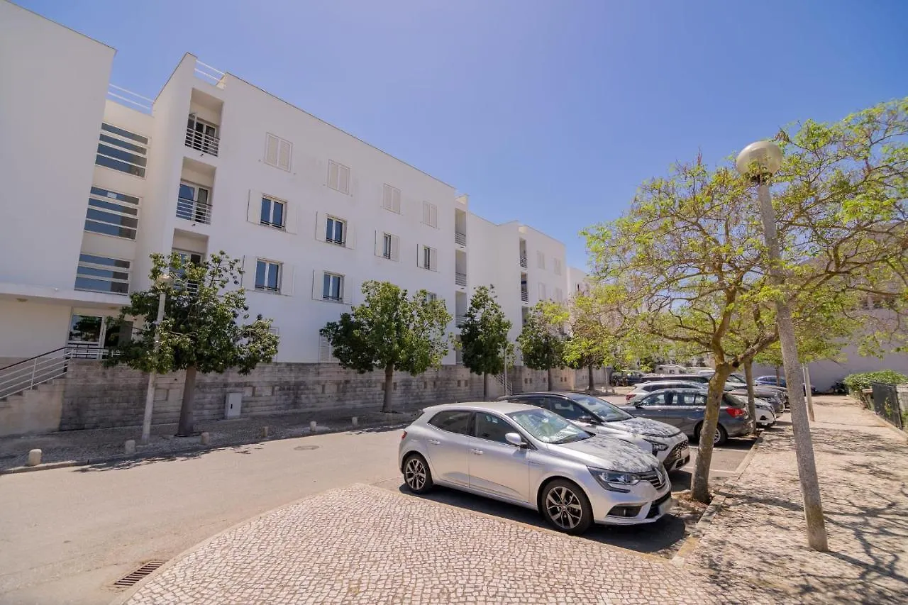 Marina Retreat - An Exquisite 2 Bedroom Apartment On The Lagos Marina
