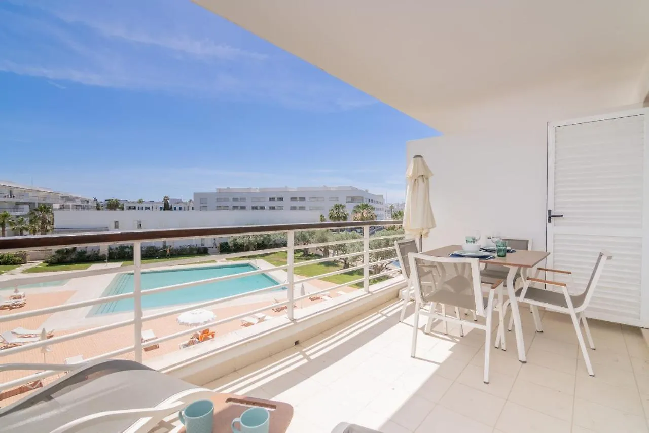 Marina Retreat - An Exquisite 2 Bedroom Apartment On The Lagos Marina